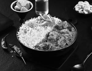 Singh Da Saag Chicken Steamed Rice Bowl