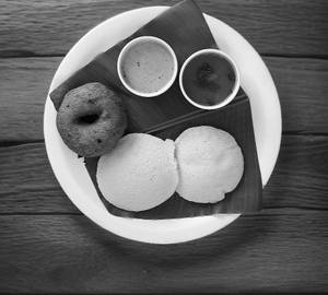 Idli [2 Pieces] Vada [1 Piece]