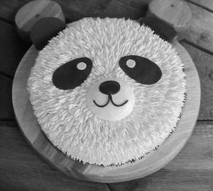 Panda Cake (500gm)