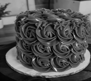 Chocolate Rose Cake (650gm)