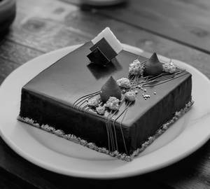Happy birthday chocolate cake 500 gram