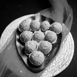 Besan Laddu