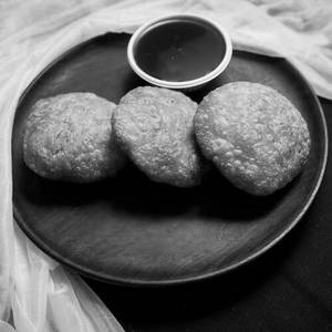 Onion Kachori[1 Piece]