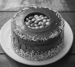 Special Chocolate Shots Cake (500Gm)