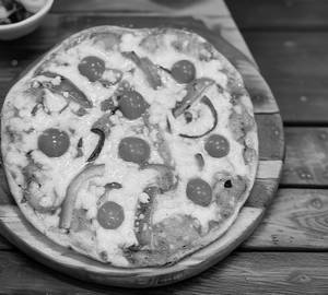 Otc pizza ( onion tomato capcicum)