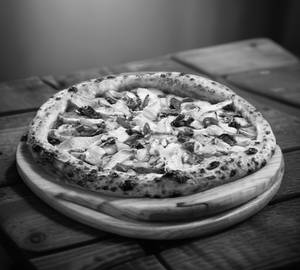 Mushroom medley pizza