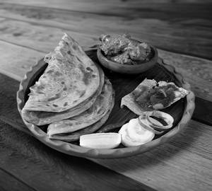 2 Laccha Paratha+Chicken Kasha [2 Pieces]