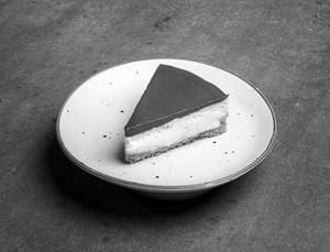 Nutella Baked Cheesecake Slice