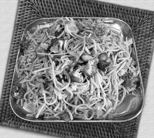 CHICKEN NOODLE