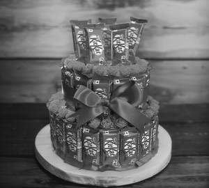 KitKat Basket Gift Cake (2kg)