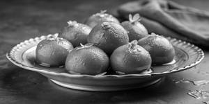 Hot Gulab Jamun [2 Pieces]