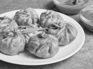 Pan Fried Veg Momos [6 Pcs]