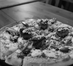 Tandoor paneer pizza