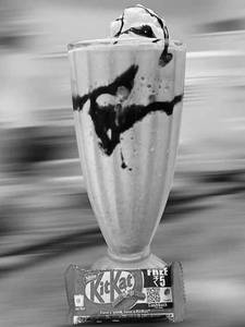KITKAT MILKSHAKE