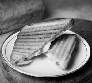 Grilled Chilli Cheese Sandwich