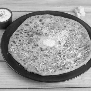 Pyaz Paratha With Raita