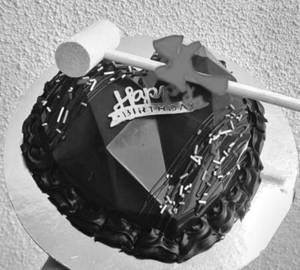 Pinata Hammer Cake 