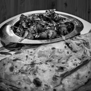 Chilli Chicken [4Pc] With  Paratha [4Pc]