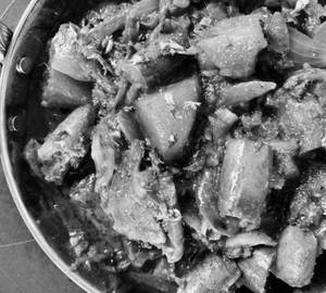 Aloo Parwal Do Pyaza