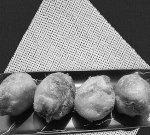 Bread Roll 4 Pc With Khatee Meethi Chutney.