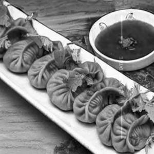 Veg Yarkandi Momos [4 Pieces]