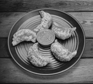 Veg Fried Momos (5Pcs)