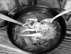 Chicken Thukpa [Serves 1]