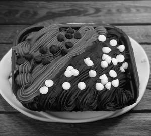 Brownie with Choco Chips Topping