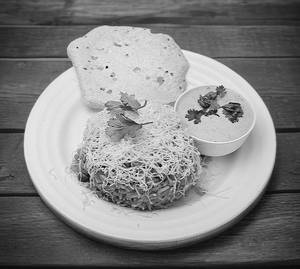 Cheese Tawa Pulao, Raita, Papad