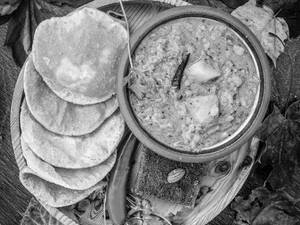 Poori Bhaji (4 Pcs) 