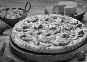 Kadhai Paneer Pizza