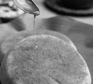 Ghee puri idli [2  pieces]