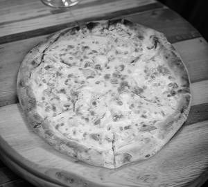 Onion capicum pizza medium ( 7 inch)