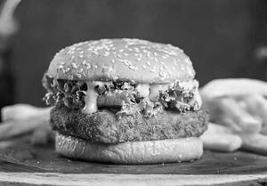 Achari Paneer Burger