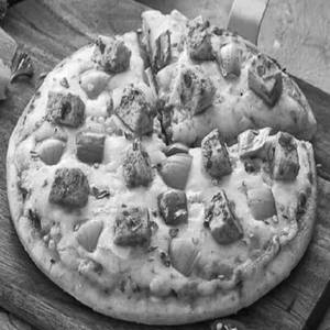 Achari Paneer Pizza