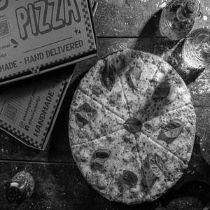 Classic Margherita Thin Crust Pizza