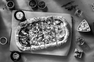 Veg Pizza Platter - Red Sauce
