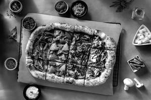 Veg Pizza Platter - Pesto Sauce