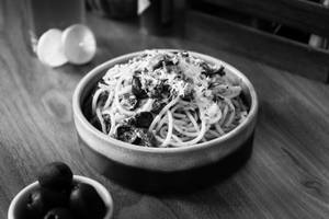 Roasted Garlic Oil And Chilli Pasta