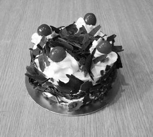 Black Forest Cake 250 Gms ( Eggless)