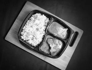Macher Kalia [1 Piece] With Veg Pulao