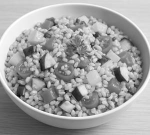 Brown Rice Salad{{Protein: 6G | Carbs: 32G | Fat: 7G | Calories: 220}}