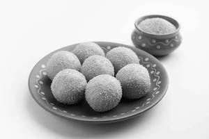 Besan Laddu