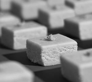 Kaju Barfi With White Chocolate 2Pcs (30Gm Each)