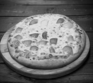 Onion pizza