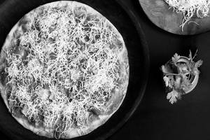Ahmedabadi Style Thin Pizza (25 Cm)