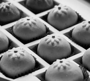 Besan Laddu [2 Pieces]
