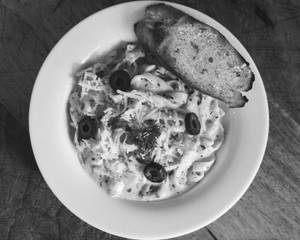 Italian Pasta Alfredo Veg