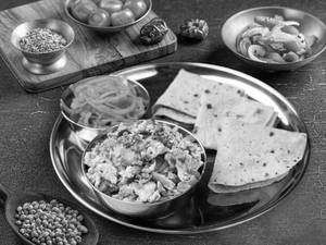 Egg Bhurji - Tawa Roti Thali