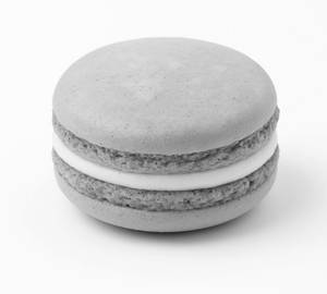 Vanilla Raspberry Macaroon